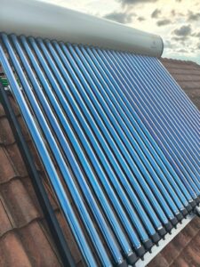 เครื่องทําน้ําอุ่นแสงอาทิตย์ solar hot water